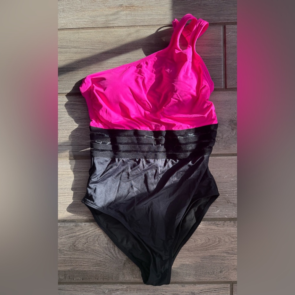 HOLIPICK NWT Women’s Hot Pink/Black One Shoulder One Piece Bathing Suit S